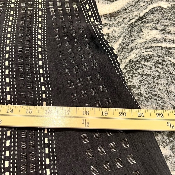 LUXE by CARMEN MARC VALVO black and nude fit and flare knit dress - Picture 9 of 13